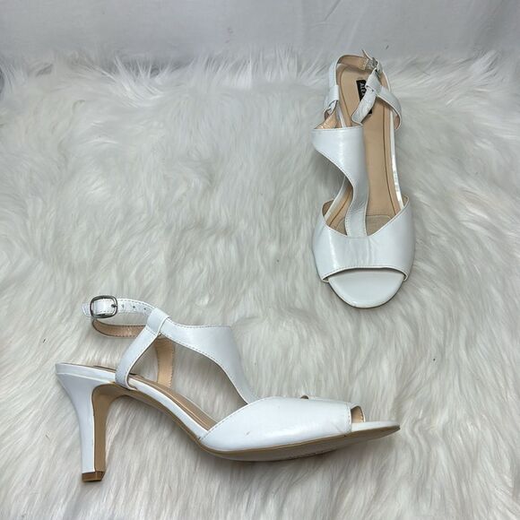 Alex Marie Samara White Leather T-Strap Heels Sz 10 - Picture 1 of 6
